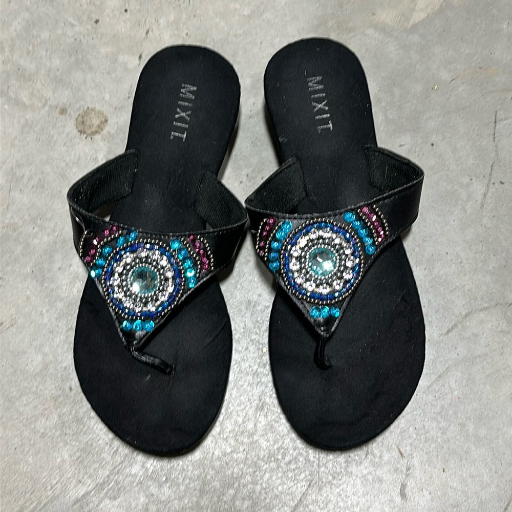 MIXIT Black w/sequence Embellished Slippers /‎ size 7 / Tt-18